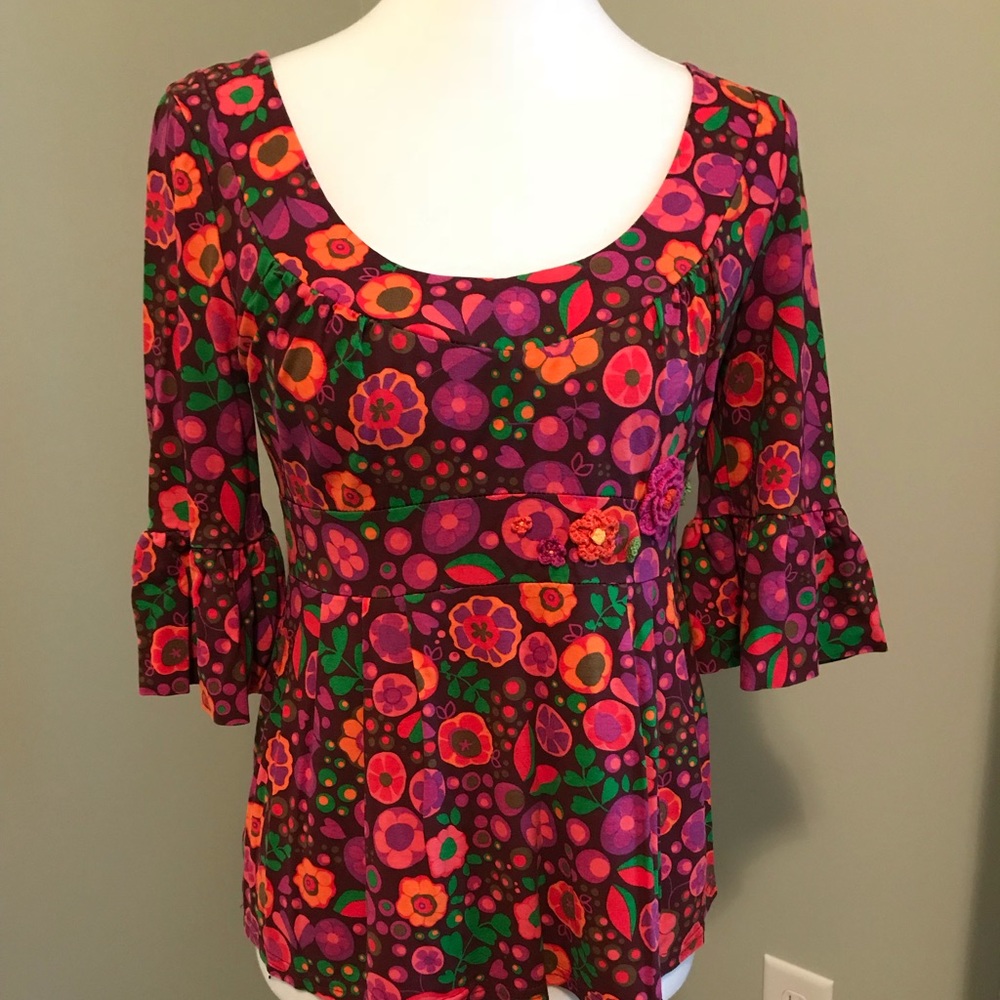Cute Summer/fall top by Ivy Jane